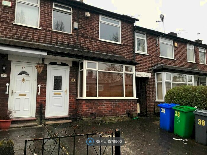 2 Bedroom Semi-Detached House To Rent In Brynorme Road, Manchester, M8