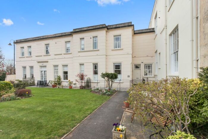 2 Bedroom Mews To Rent In Suffolk Square, Cheltenham, GL50