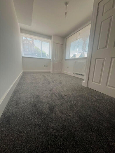 1 Bedroom Flat To Rent In Westcliff On Sea, Essex, SS0