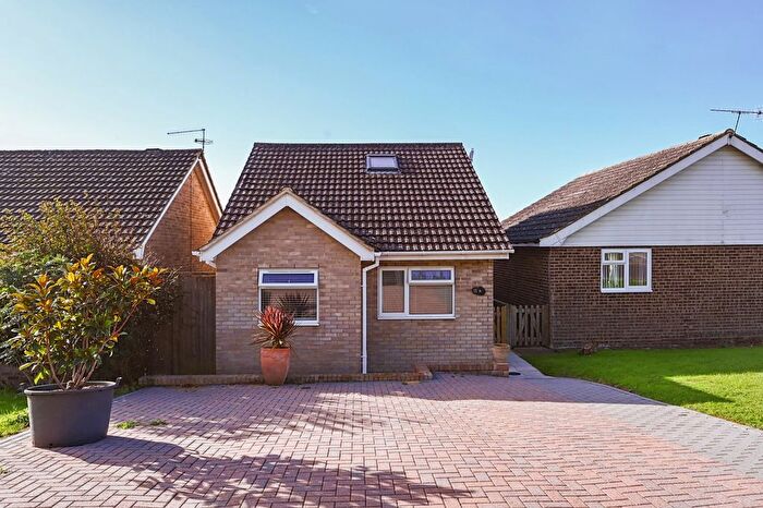 2 Bedroom Bungalow For Sale In Slonk Hill Road, Shoreham, West Sussex, BN43