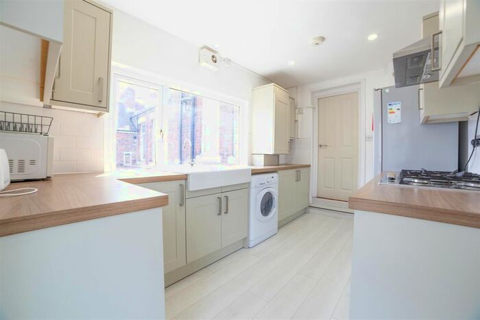6 Bedroom Maisonette To Rent In Goldspink Lane, Sandyford, Newcastle Upon Tyne, NE2