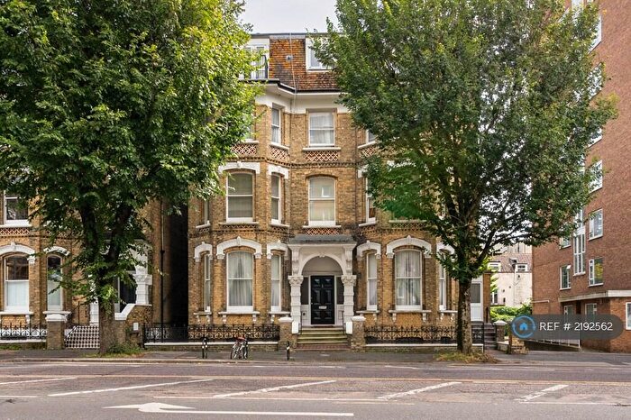 1 Bedroom Flat To Rent In The Drive, Hove, BN3