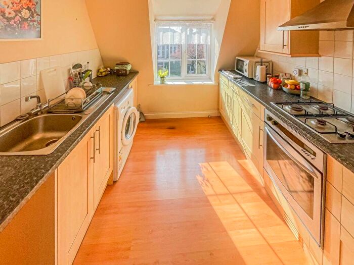 1 Bedroom Flat To Rent In Henleaze Road, Henleaze, Bristol, BS9