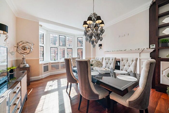 4 Bedroom Flat To Rent In Mount Street, Mayfair, W1K