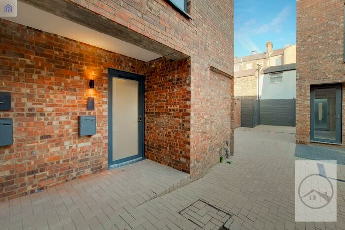 3 Bedroom Semi-Detached House To Rent In Wells Walk, London, E7