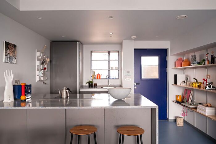 2 Bedroom Flat To Rent In Balfron Tower, St Leonards Road, London, E14