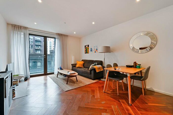 2 Bedroom Apartment For Sale In Ambassador Building, Embassy Gardens, Nine Elms, SW8