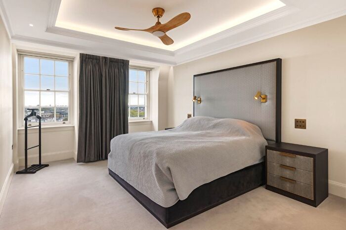 2 Bedroom Flat For Sale In Campden Hill Gate, Duchess Of Bedfords Walk, London, W8
