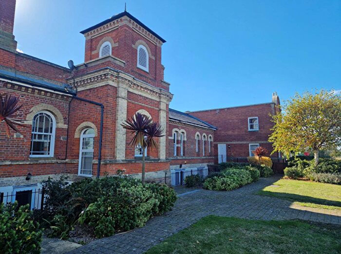 1 Bedroom Flat To Rent In Woodberry Way, Walton On The Naze, CO14