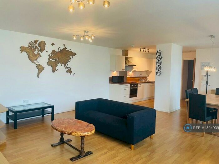 3 Bedroom Flat To Rent In Mann Island, Liverpool, L3