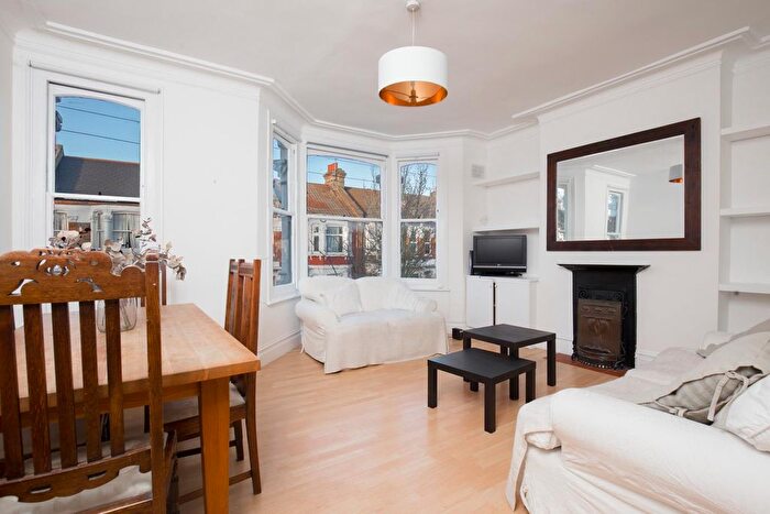 2 Bedroom Flat To Rent In Ashburnham Road, Kensal Rise, London, NW10