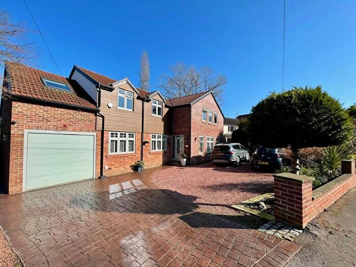 5 Bedroom Detached House For Sale In Foxholes Crescent, Calverley, LS28