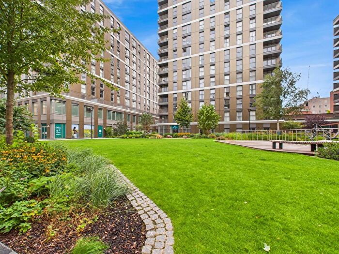 1 Bedroom Flat To Rent In Eden Grove, Staines-Upon-Thames, Surrey, TW18