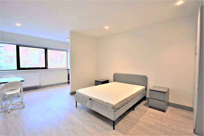 Studio To Rent In Colindale Avenue, London, NW9