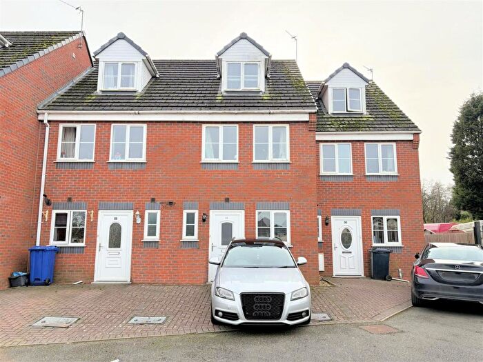 3 Bedroom Town House For Sale In Parkes Hall Road, Dudley, DY1
