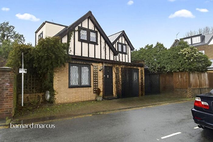 3 Bedroom Detached House For Sale In Mountfield Road, London, W5