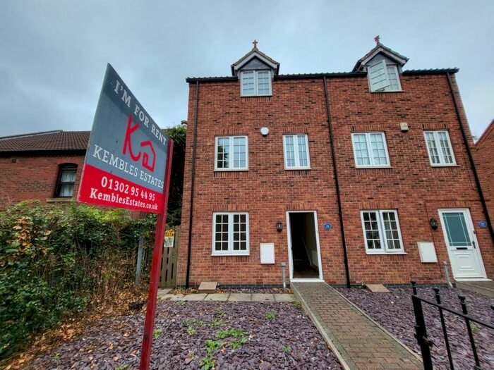 4 Bedroom Semi-Detached House To Rent In Queen Street, Thorne, Doncaster, DN8