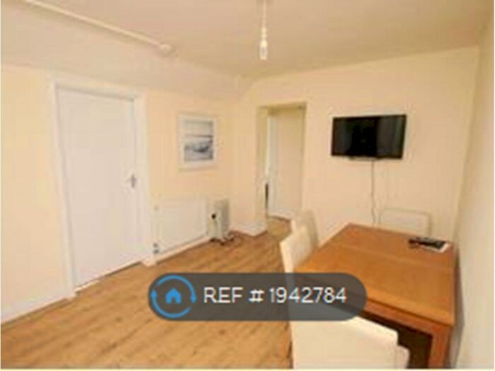 1 Bedroom Flat To Rent In High Street, St Albans, AL2