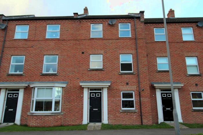 4 Bedroom Town House To Rent In Romanby Road, Northallerton, DL7