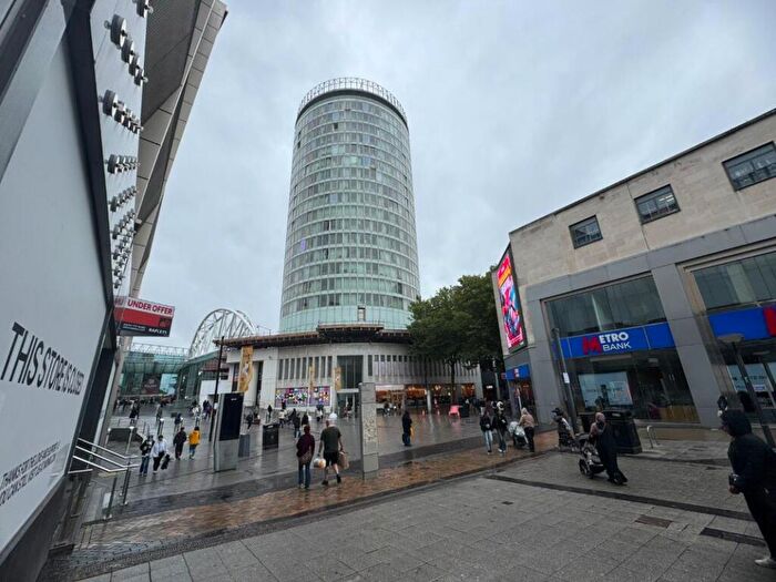 1 Bedroom Apartment For Sale In Apartment The Rotunda, New Street, Birmingham, West Midlands, B2