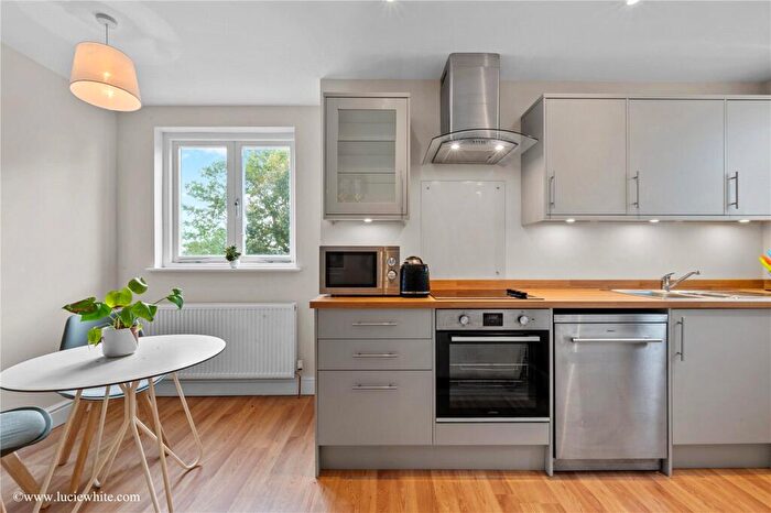 1 Bedroom Apartment To Rent In Kingston Hill, Surrey, KT2