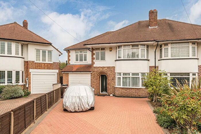 4 Bedroom Semi-detached House For Sale In Leigham Drive, Isleworth, TW7