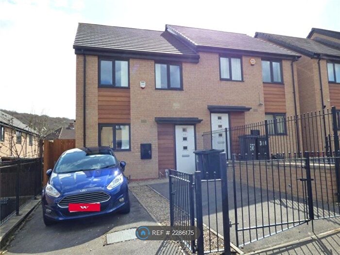 3 Bedroom Semi-Detached House To Rent In Holy Well Drive, Bradford, BD10