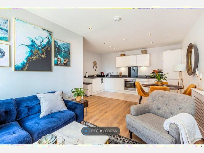 2 Bedroom Flat To Rent In Cortland House, London, SE20