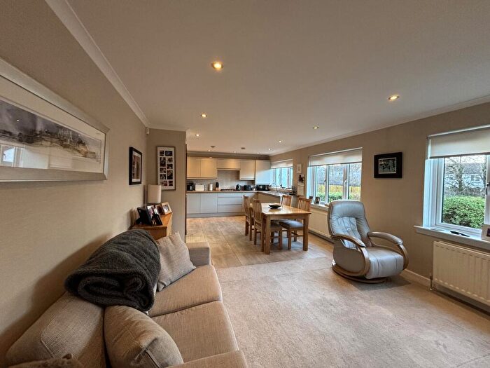 4 Bedroom House To Rent In Rowallan Drive, Stirling, FK7