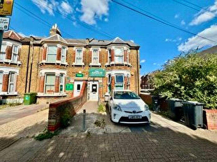 Studio To Rent In Mildmay Road, Ilford, IG1