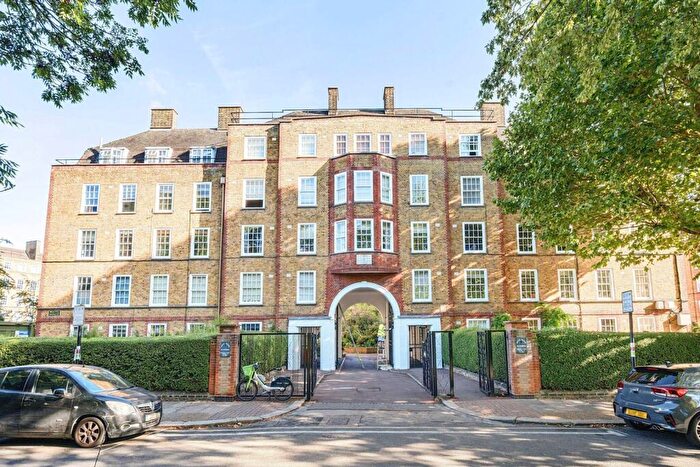 2 Bedroom Flat For Sale In White House, Battersea Square, London, SW11