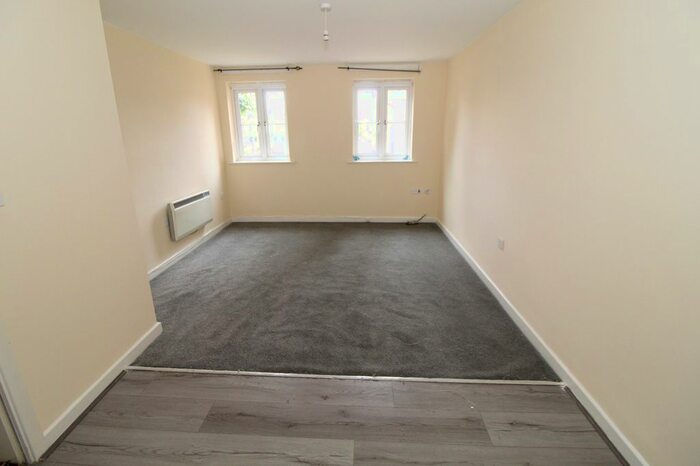 2 Bedroom Flat To Rent In Cavalier Court, Siddeley Avenue, Coventry, West Midlands, CV3