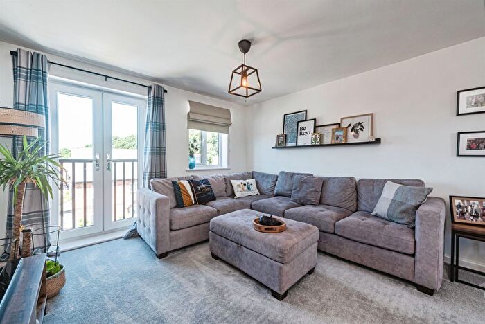 2 Bedroom Flat For Sale In Copper Place, Basingstoke, RG23