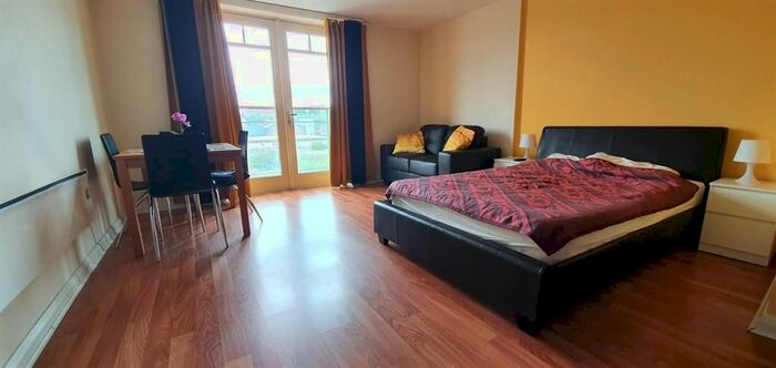 1 Bedroom Studio To Rent In Cross Bedford Street, Sheffield, S6