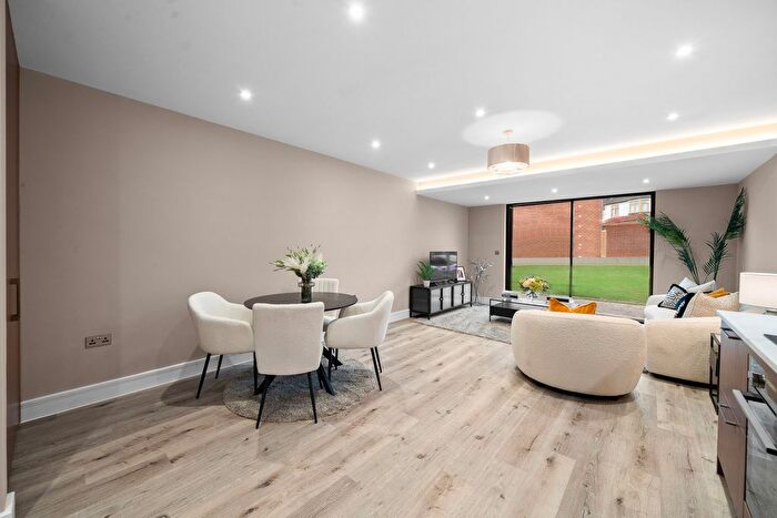 2 Bedroom Flat For Sale In Flat Abbotswood Place, Streatham, SW16