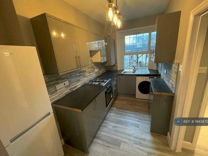 4 Bedroom Flat To Rent In Kirkdale Road, Sydenham, SE26