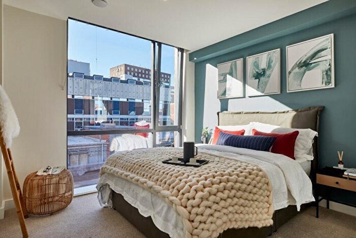 2 Bedroom Apartment To Rent In Charlotte Street, Birmingham, B3