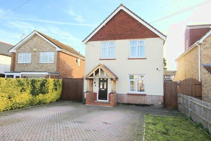 3 Bedroom Detached House To Rent In Corwell Lane, Hillingdon, UB8