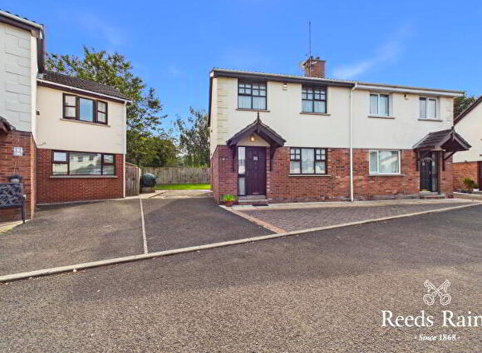 3 Bedroom Semi-Detached House For Sale In School Court, Belfast, BT4