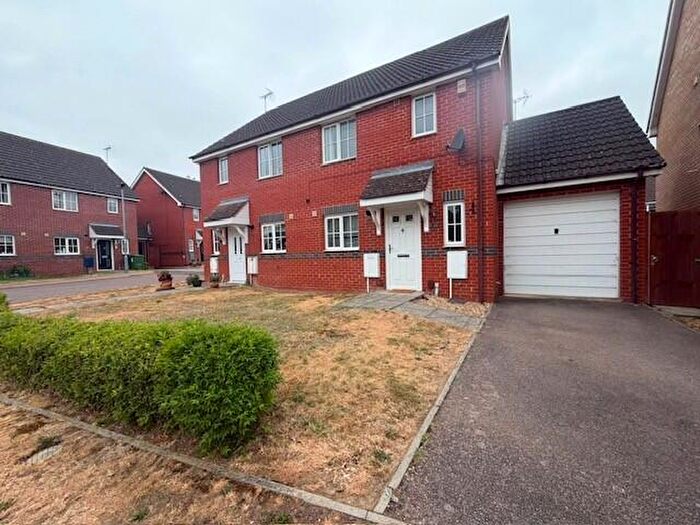 3 Bedroom Semi-Detached House To Rent In Baird Close, Yaxley, Peterborough, PE7