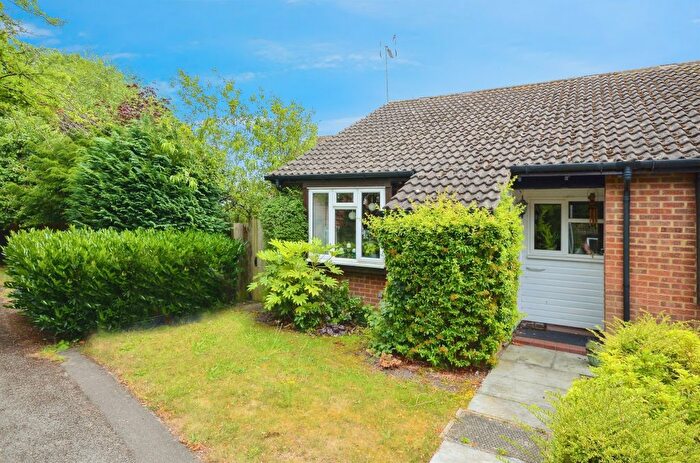 2 Bedroom Terraced Bungalow For Sale In Beverley Gardens, St. Albans, AL4