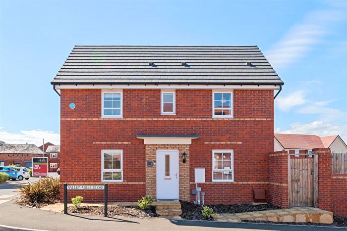 3 Bedroom Semi-Detached House For Sale In Valley Mills Close, Stourport-On-Severn, DY13