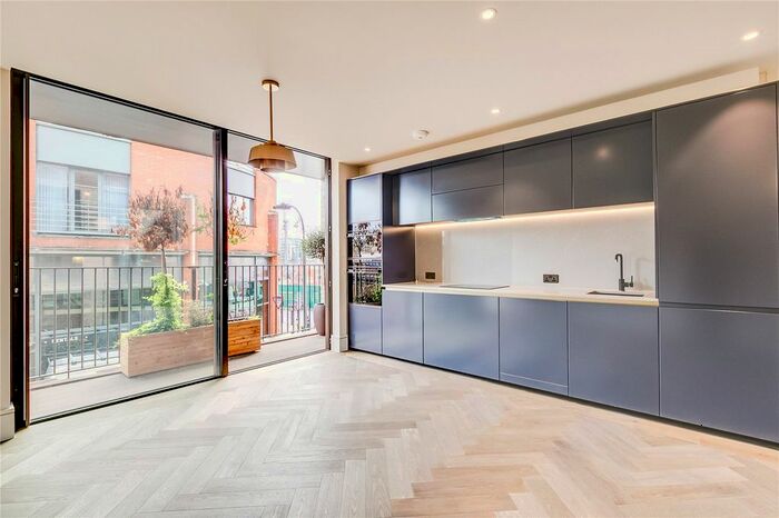 3 Bedroom Flat To Rent In Bronze Foundry House, Edith Row, SW6