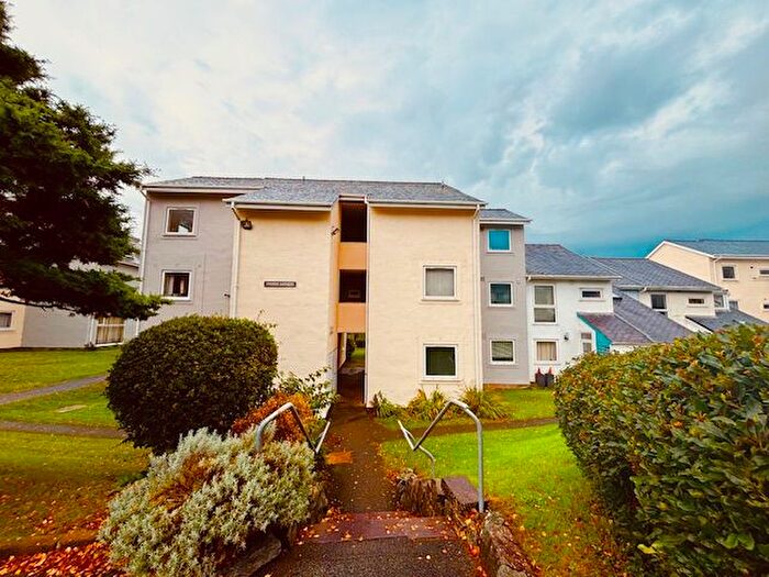 2 Bedroom Flat To Rent In Ffordd Garnedd, Felinheli, LL56