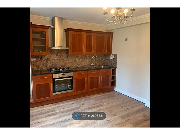 3 Bedroom Flat To Rent In St. John's Court, London, N4