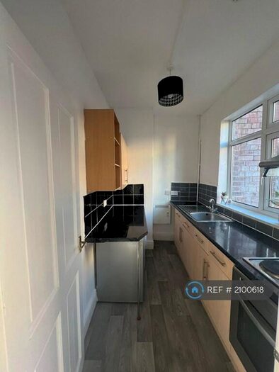 3 Bedroom Flat To Rent In Carlton Road, Nottingham, NG3