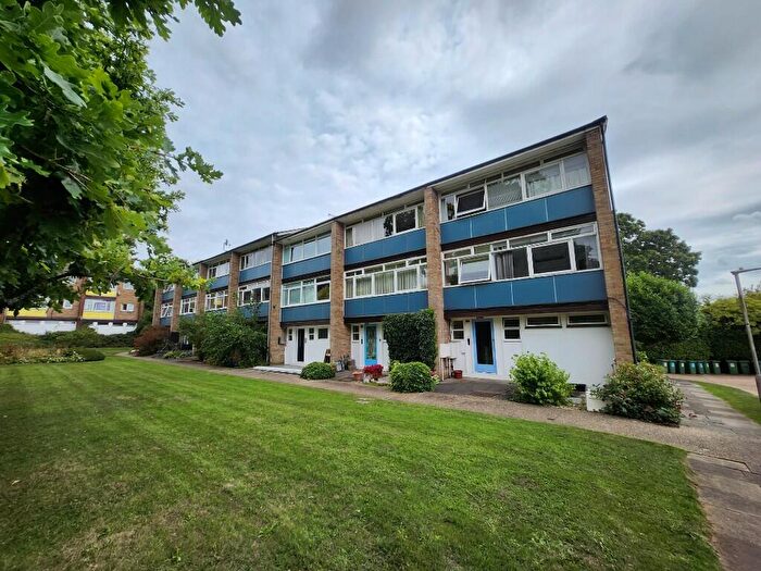 1 Bedroom Apartment To Rent In Abbots Park, St. Albans, Hertfordshire, AL1