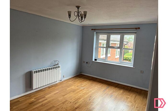 1 Bedroom Flat To Rent In A Pond Approach, Holmer Green, High Wycombe, Bucks, HP15