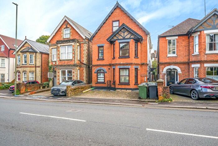 2 Bedroom Flat To Rent In Farnham Road, Guildford, Surrey, GU2