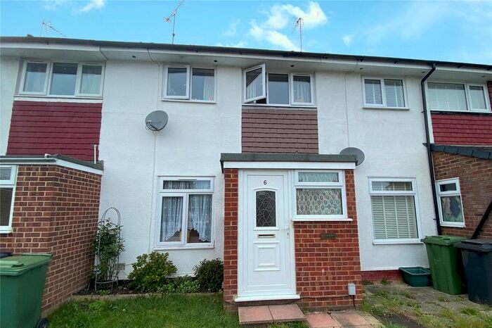 3 Bedroom Terraced House To Rent In Longmoor Road, Basingstoke, Hampshire, RG21